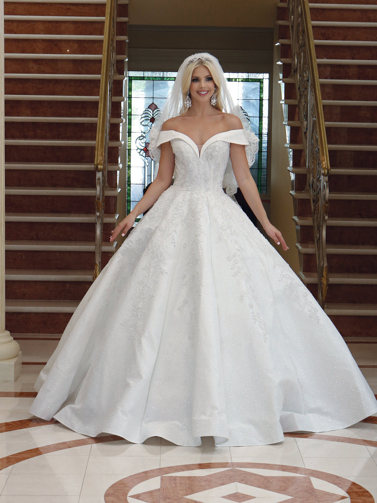 Dancing Queen 0158 wedding dress in off white, front view