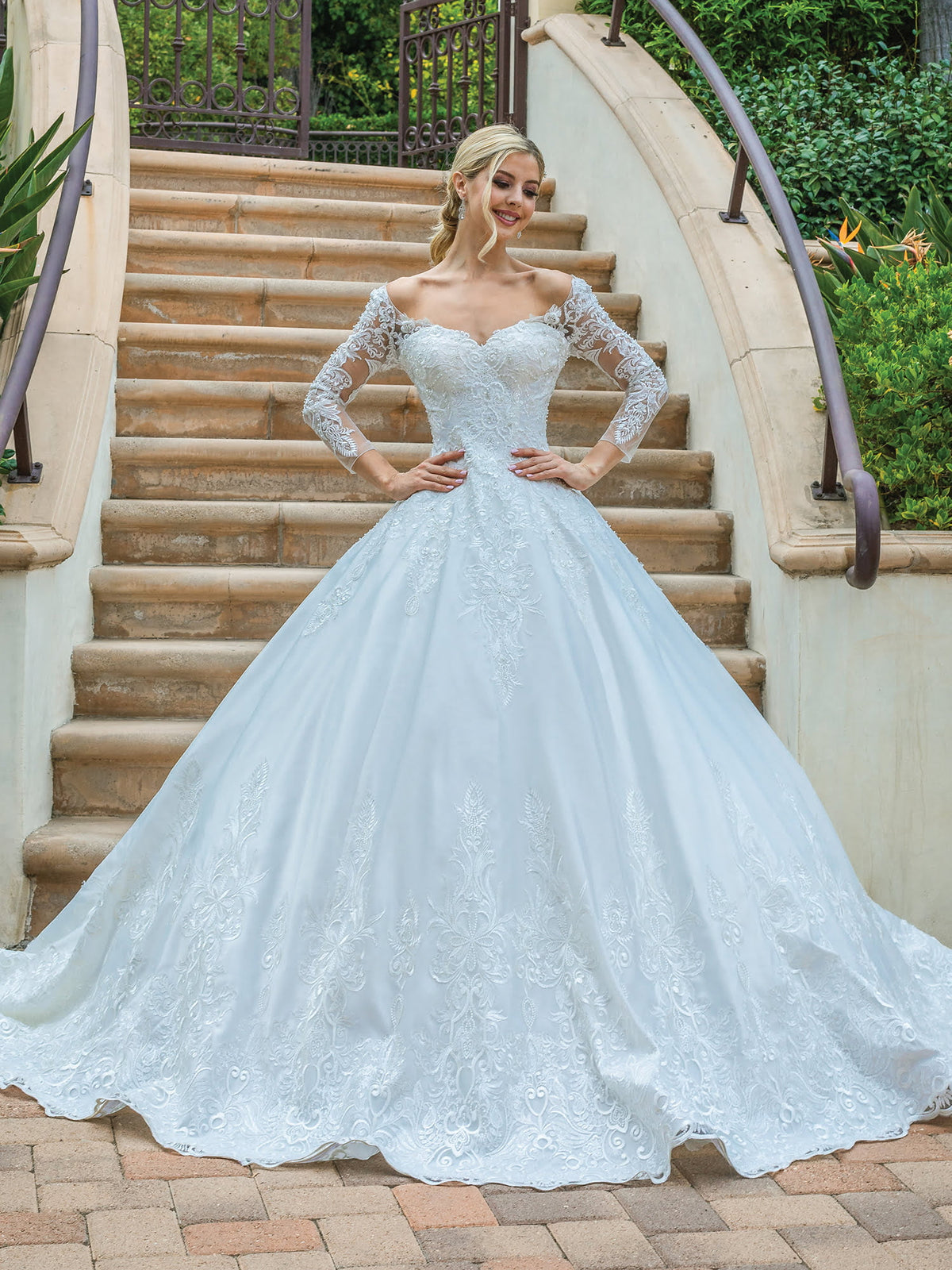Dancing Queen 0172 wedding dress in off white, front view