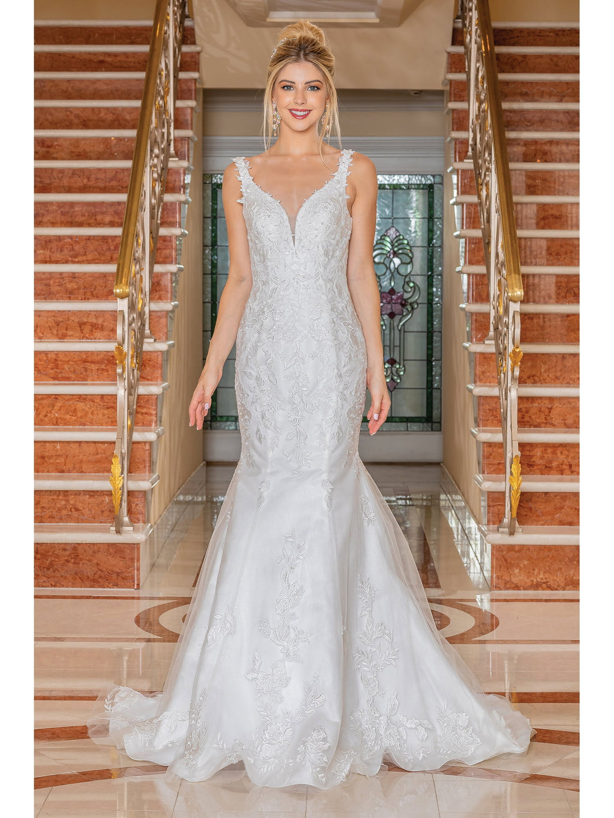 Dancing Queen 0253 wedding dress in off white, front view