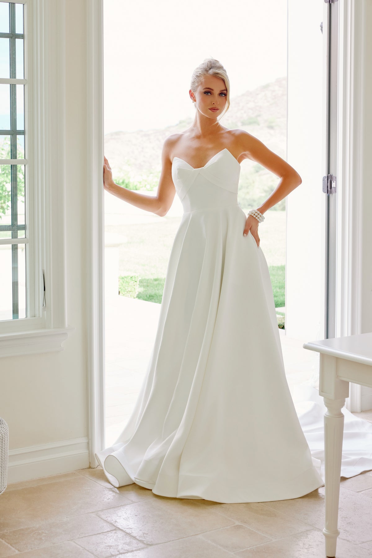 Caterina wedding dress in Ivory