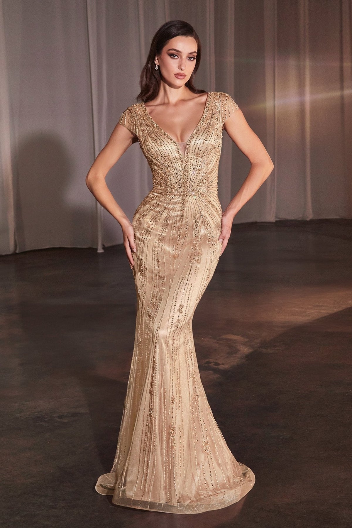 Collen in Gold — view 1
