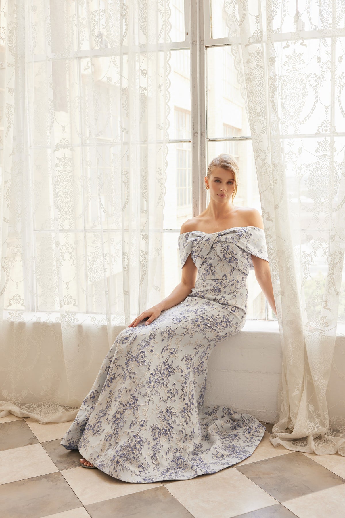 Ismeria evening dress in Blue