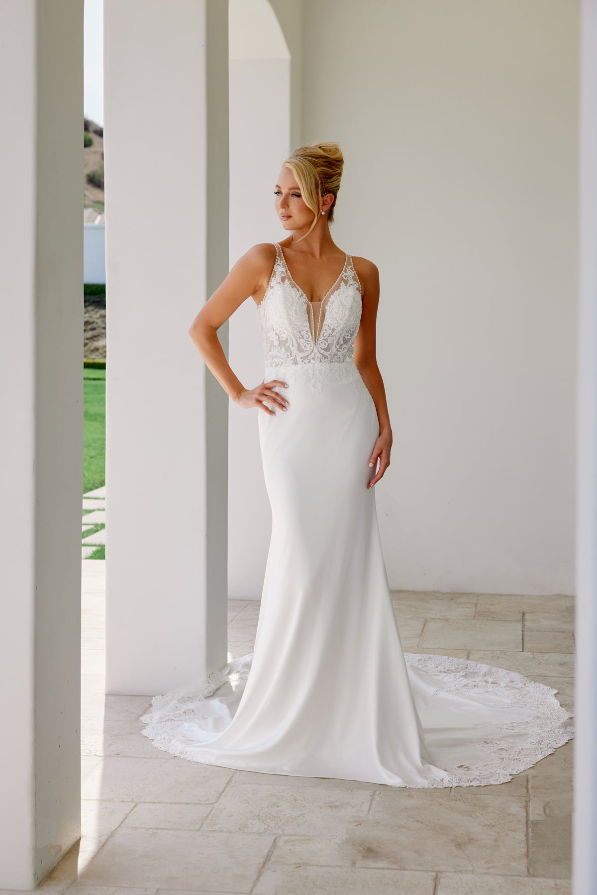 Leonora wedding dress in Diamond White
