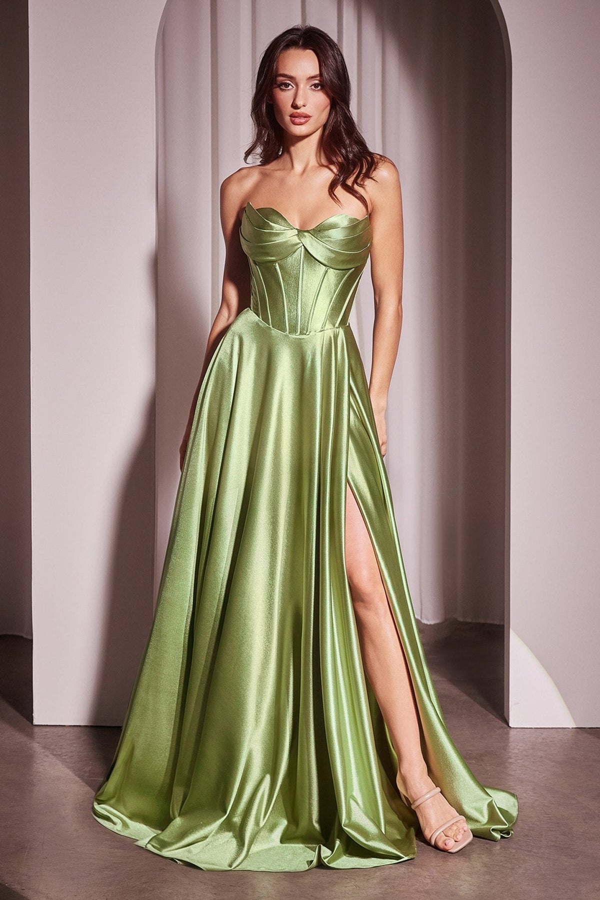 Oda dress in Greenery