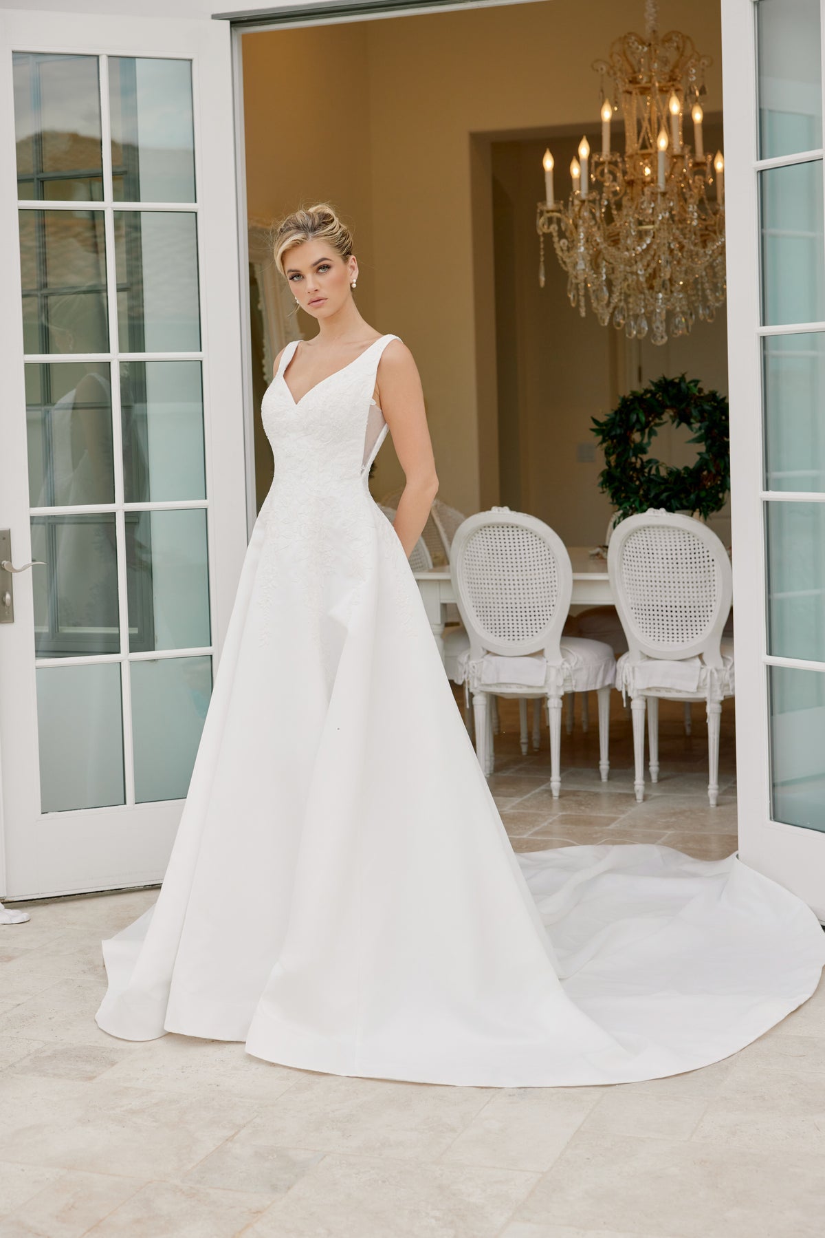 Patrizia wedding dress in Diamond White