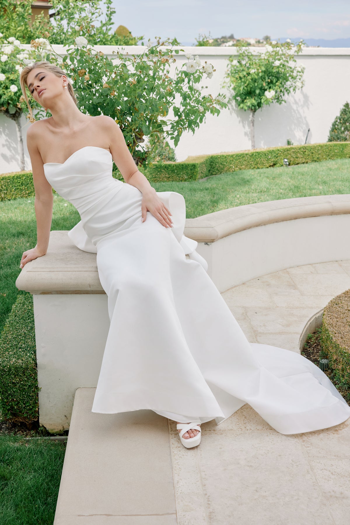 Raffaella wedding dress in Diamond White