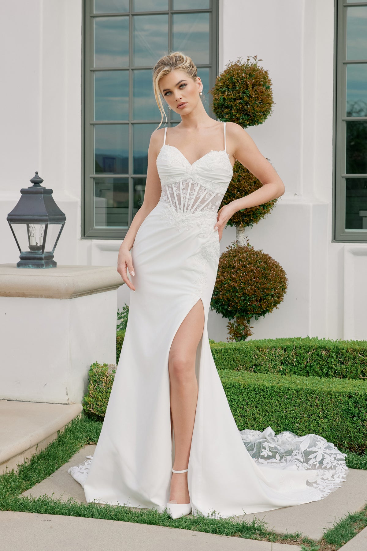 Renata wedding dress in Ivory