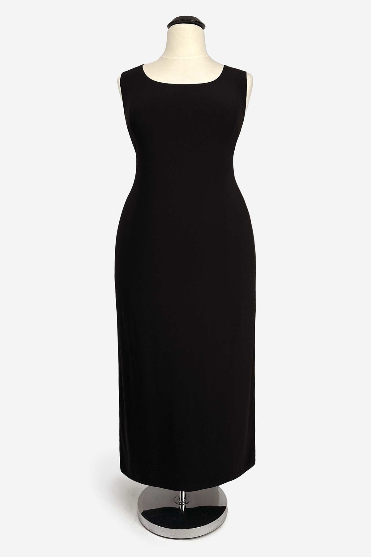000T9 dress in Black