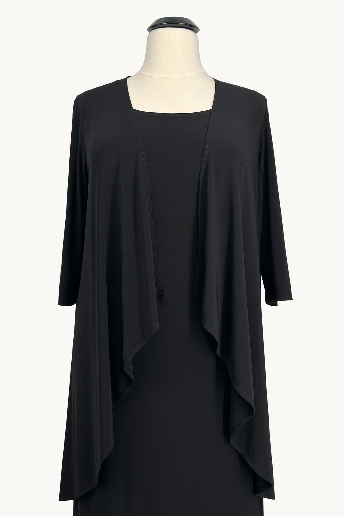 000T9 dress in Black