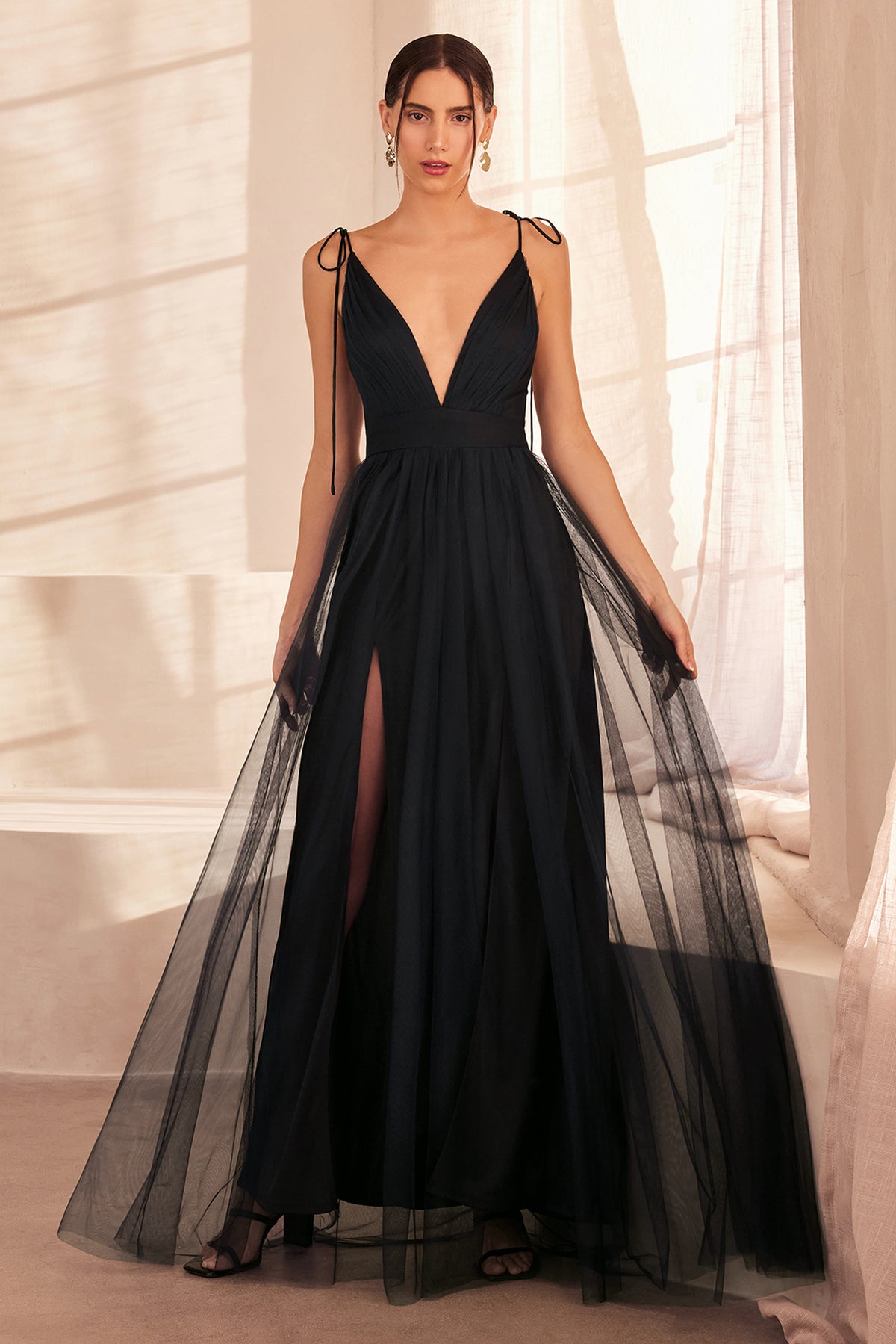 005SE gown in Black