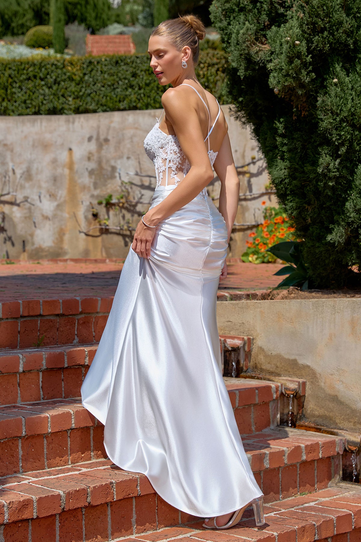 19WT8 dress in Off White
