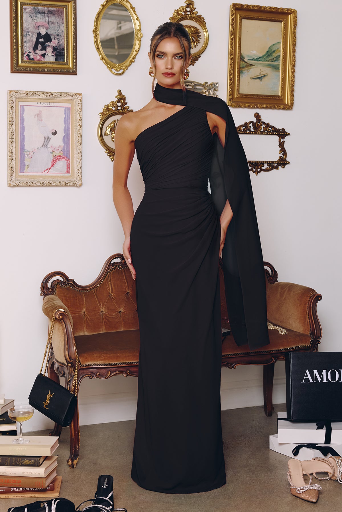 30T7 gown in Black