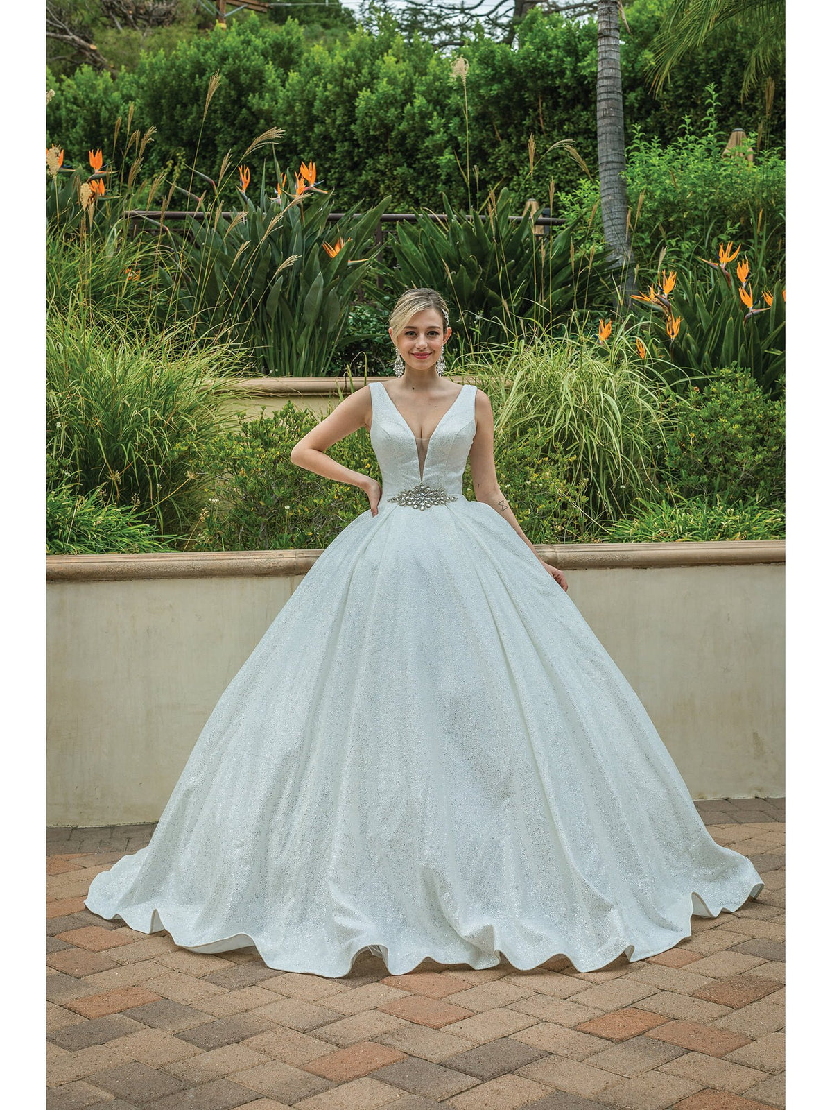 Dancing Queen 0166 wedding dress in white, front view