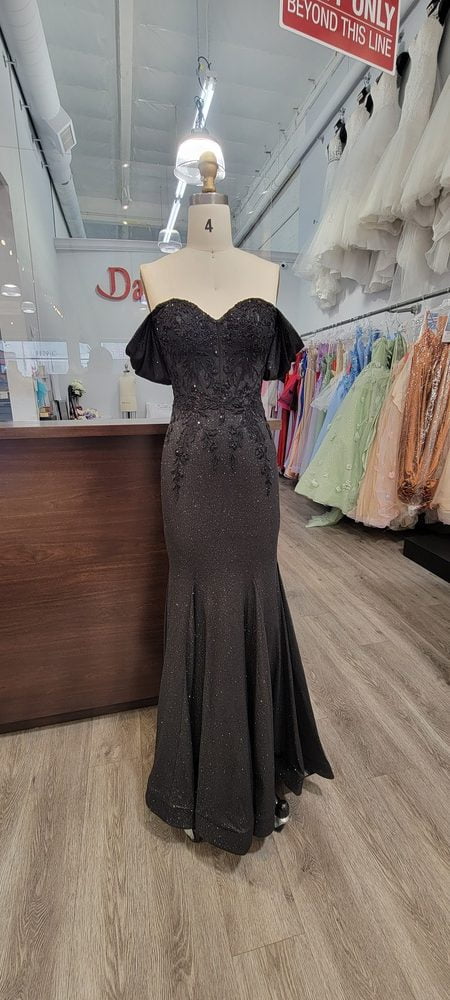 Dancing Queen 4362 prom dress in black, front view