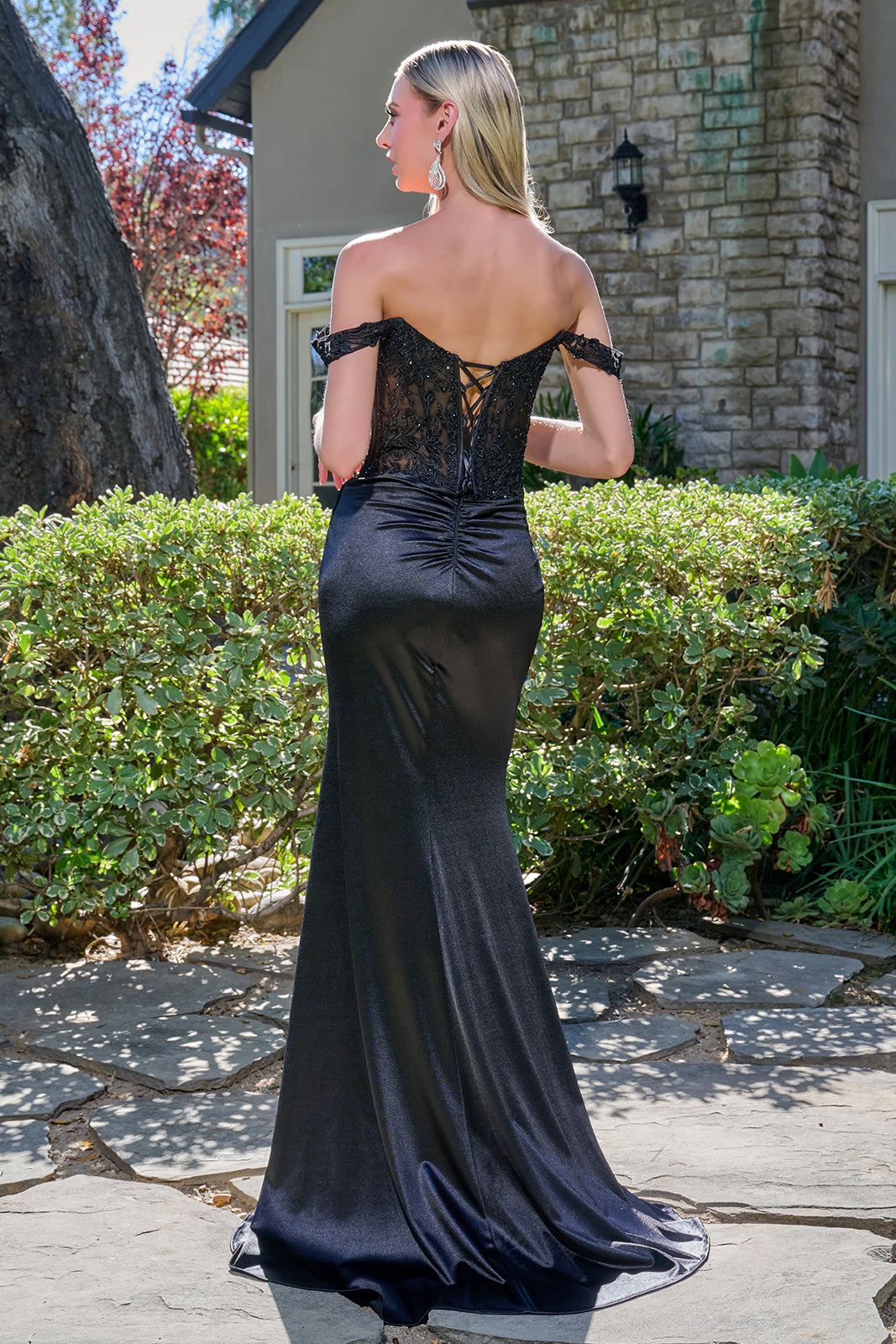 GL3691 — Black