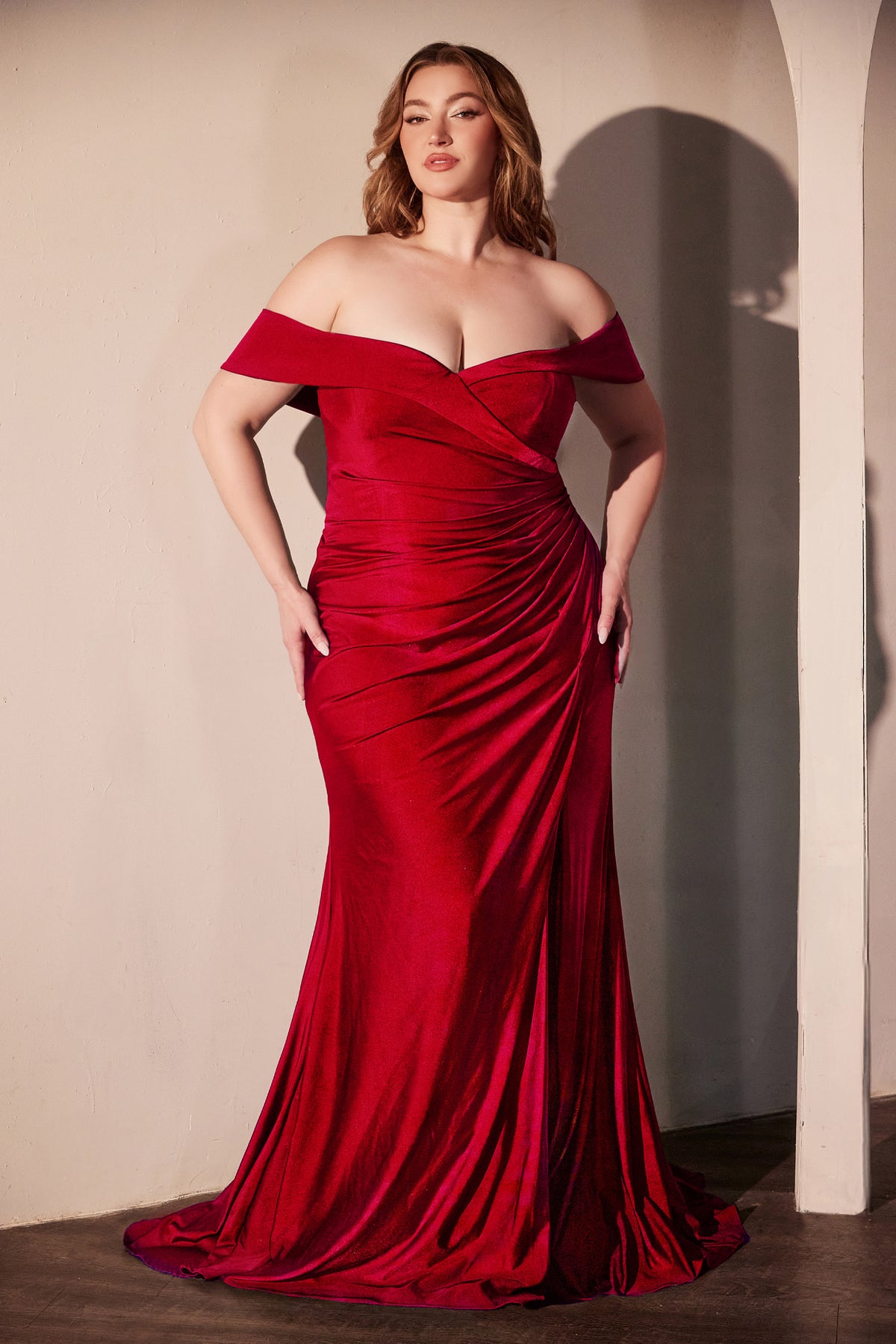 Alyssa Curve dress in Red