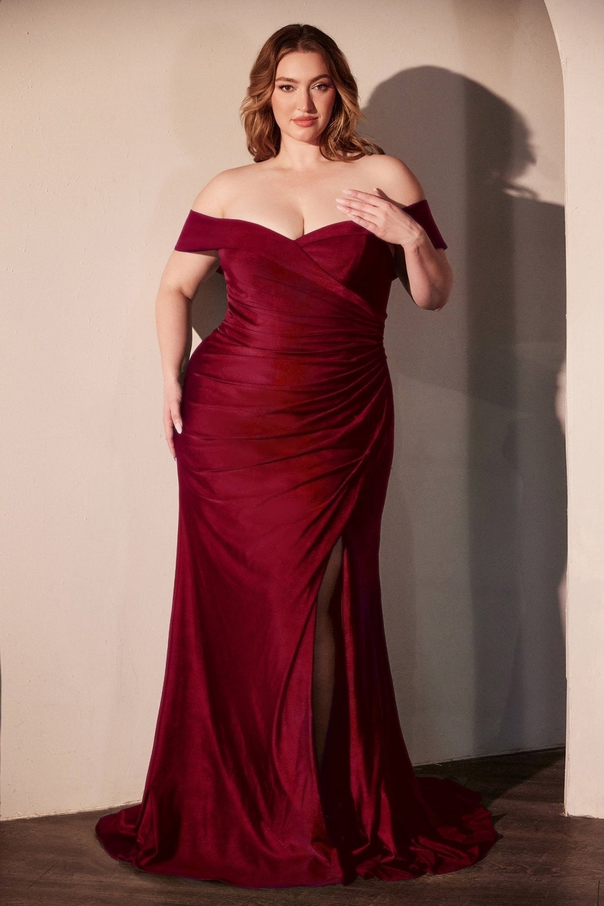 Alyssa Curve dress in Burgundy