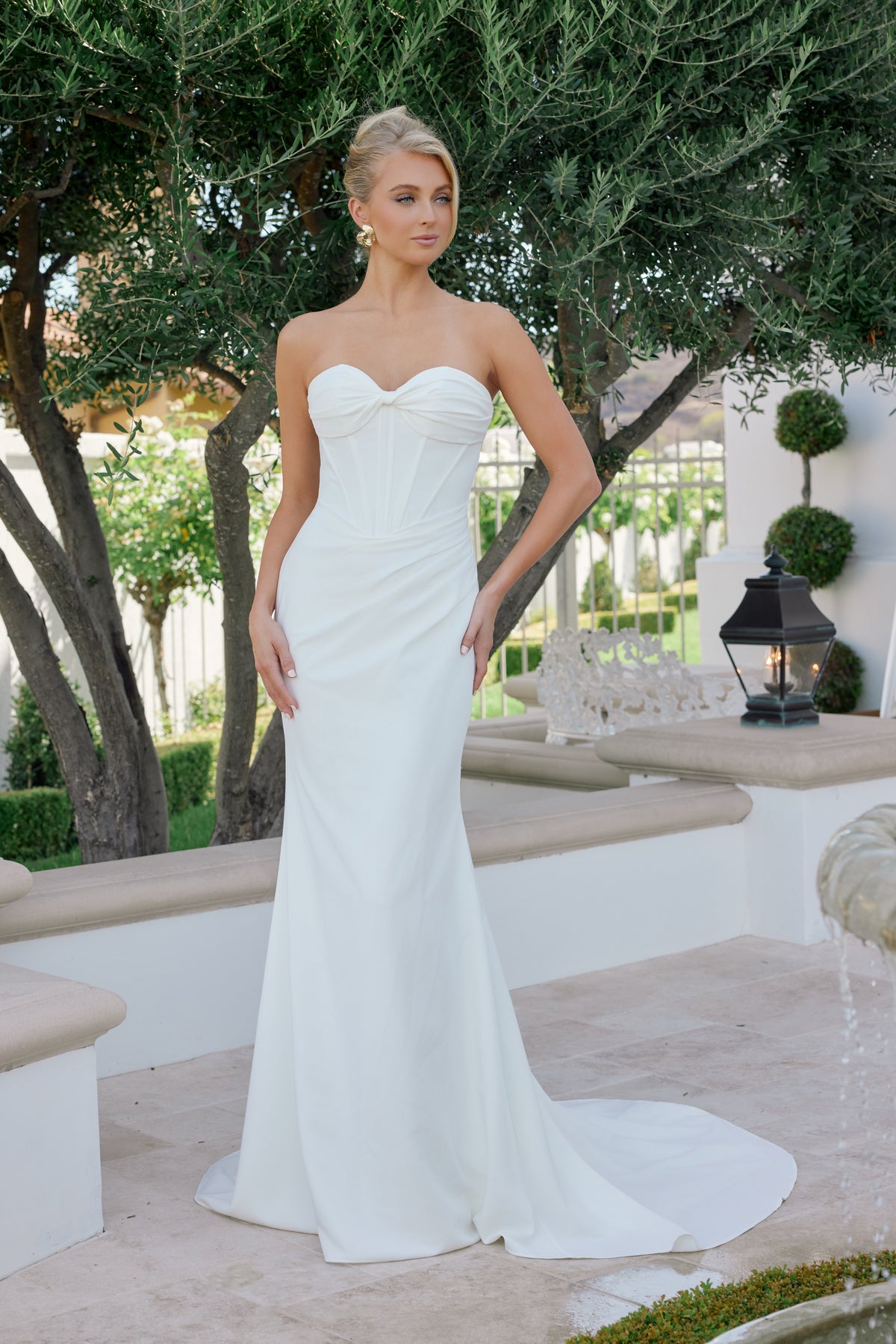 Anneliese wedding dress in Ivory