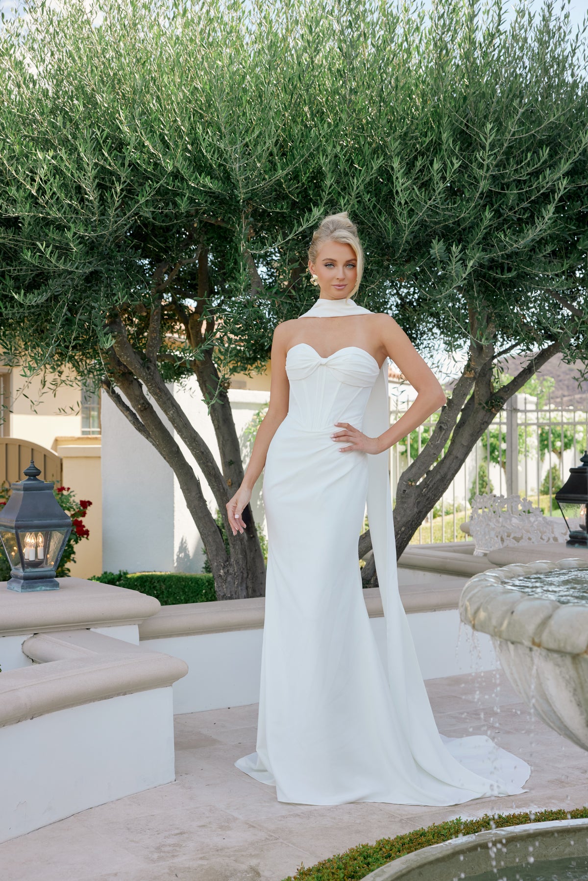 Anneliese wedding dress in Ivory