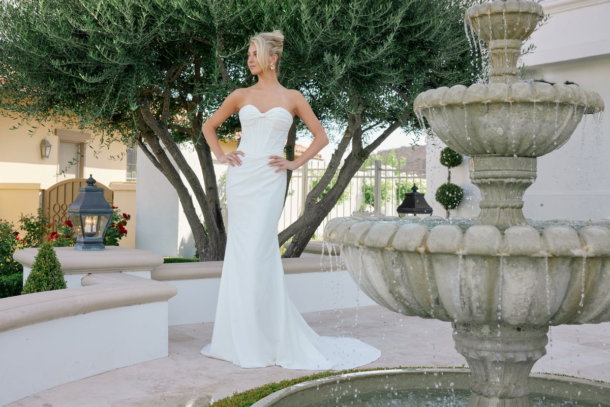 Anneliese wedding dress in Ivory