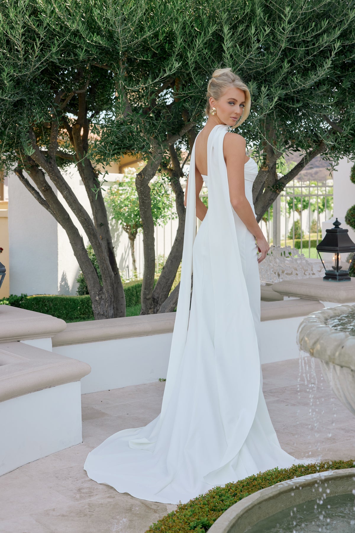 Anneliese wedding dress in Ivory