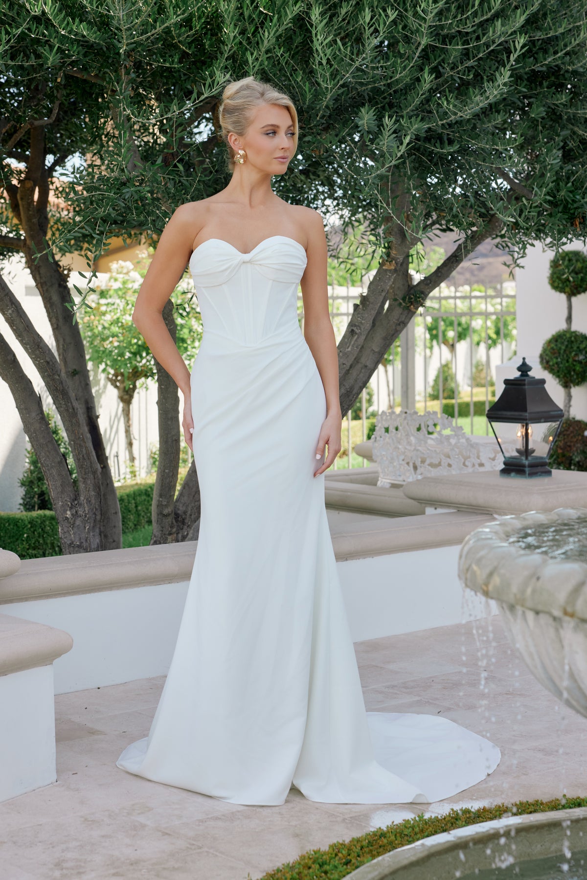 Anneliese wedding dress in Ivory