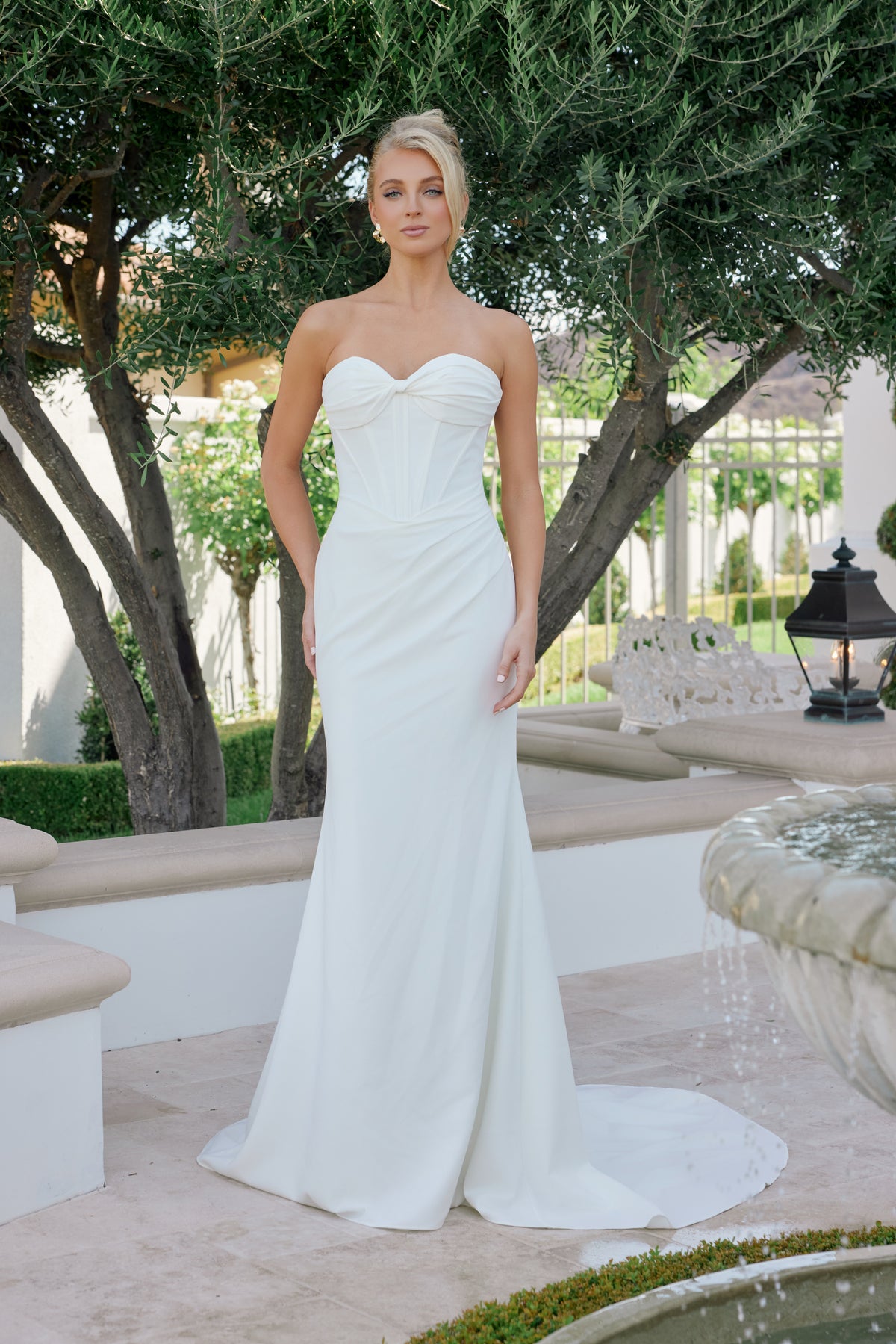 Anneliese wedding dress in Ivory