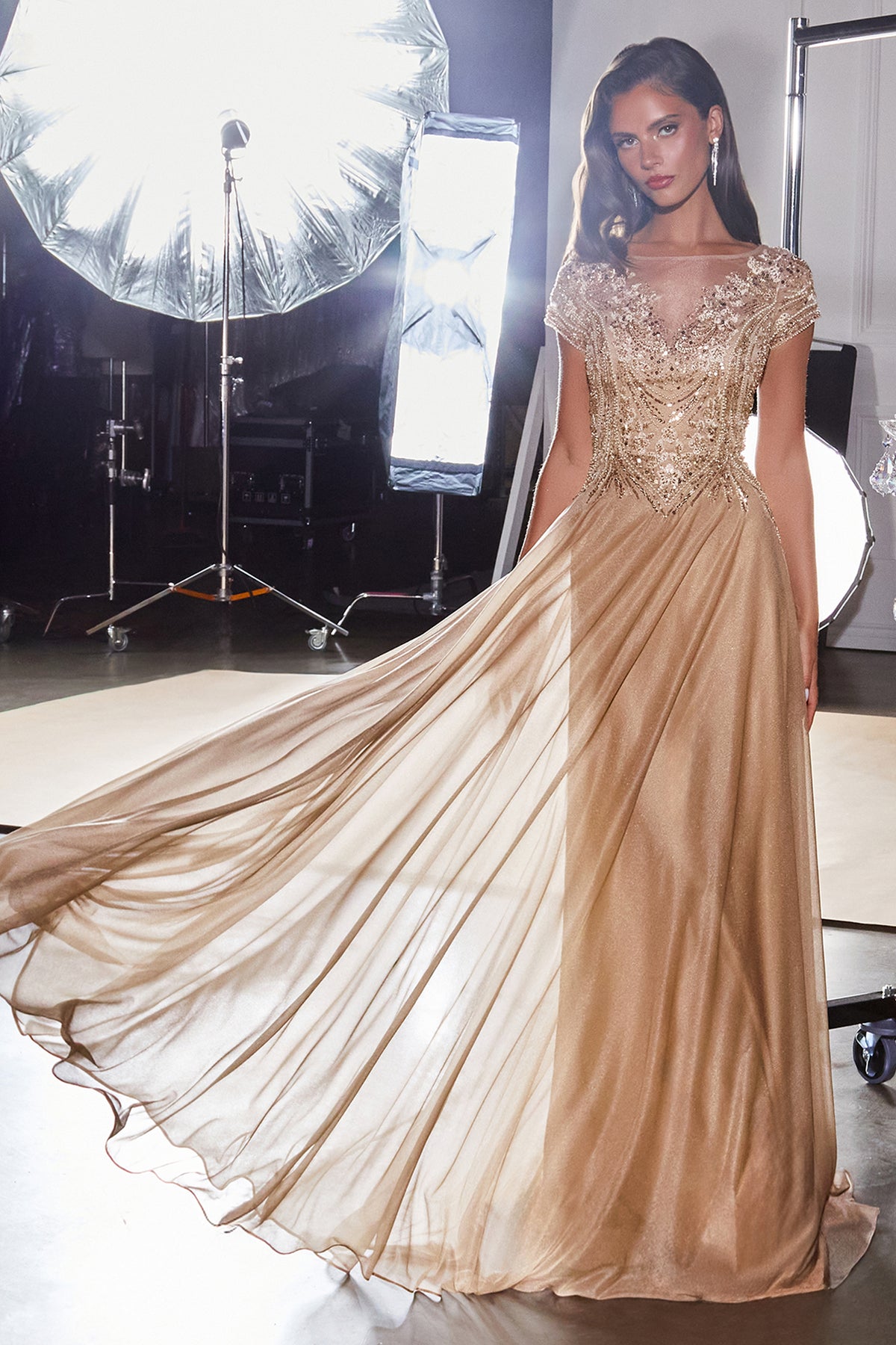 Brisa in Gold — detail and styling view