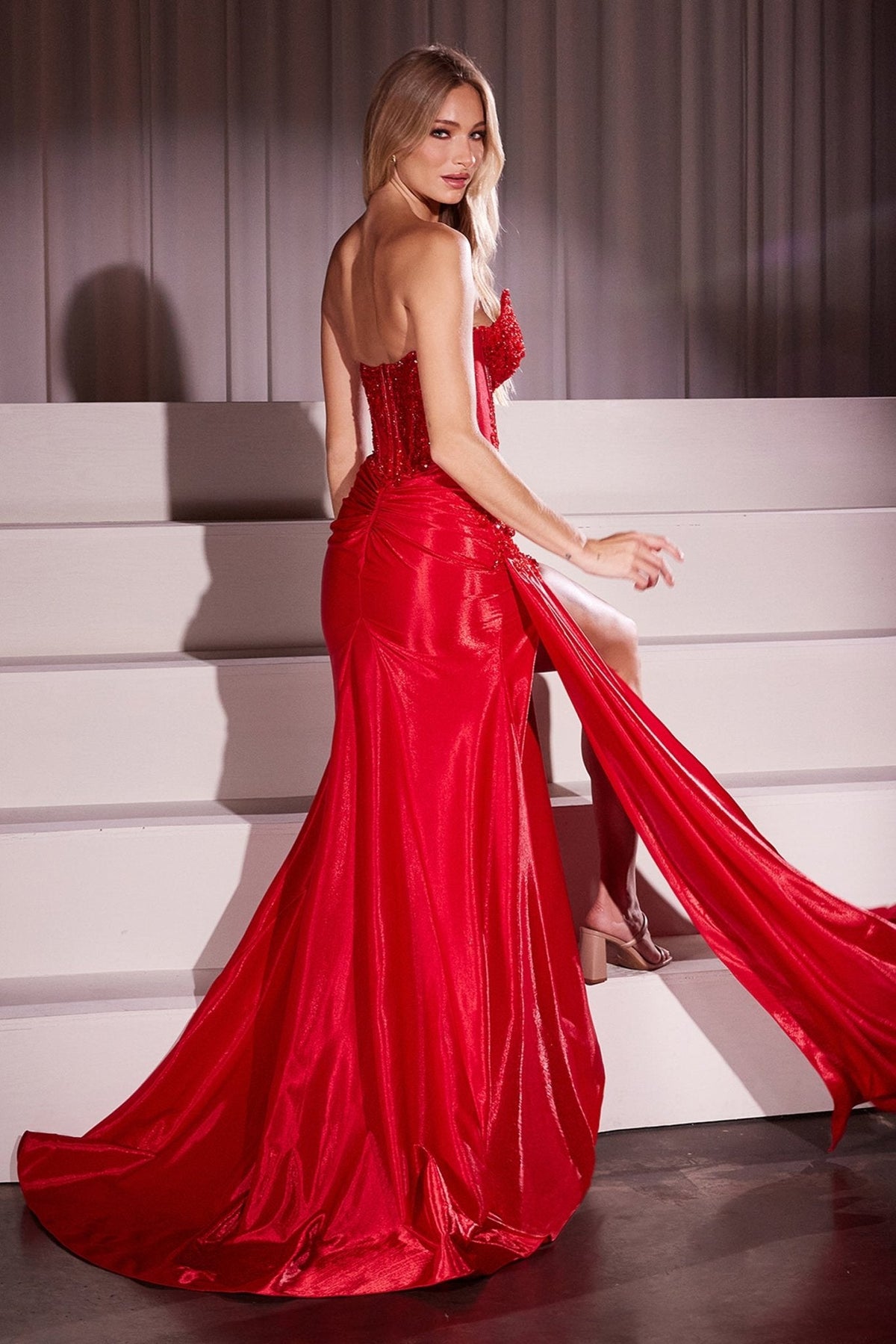 Cozy in Red — view 6