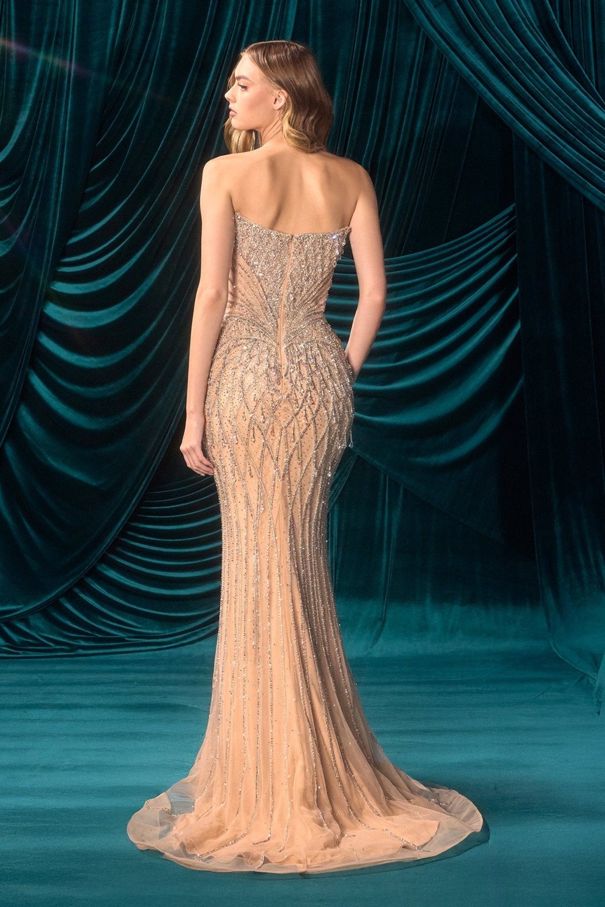 Delia in Champagne — view 3