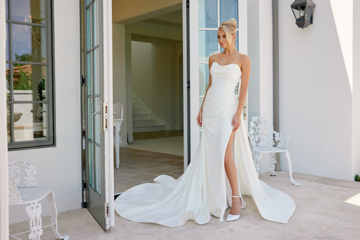 Donatella wedding dress in Ivory