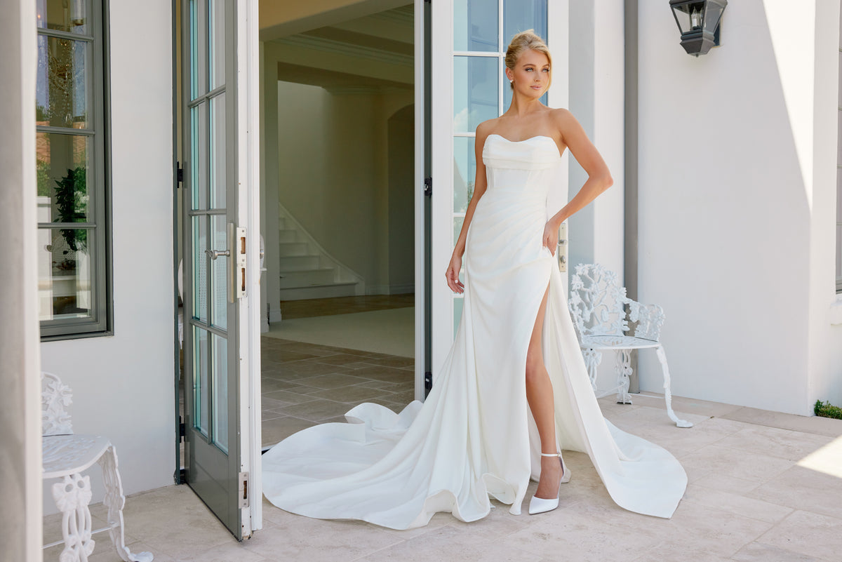 Donatella wedding dress in Ivory