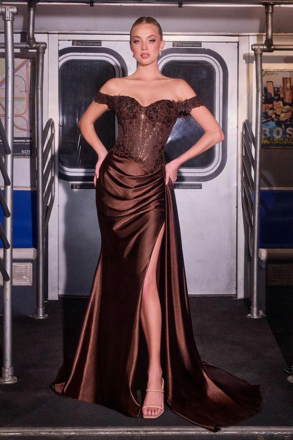 Elsa in Espresso — view 17