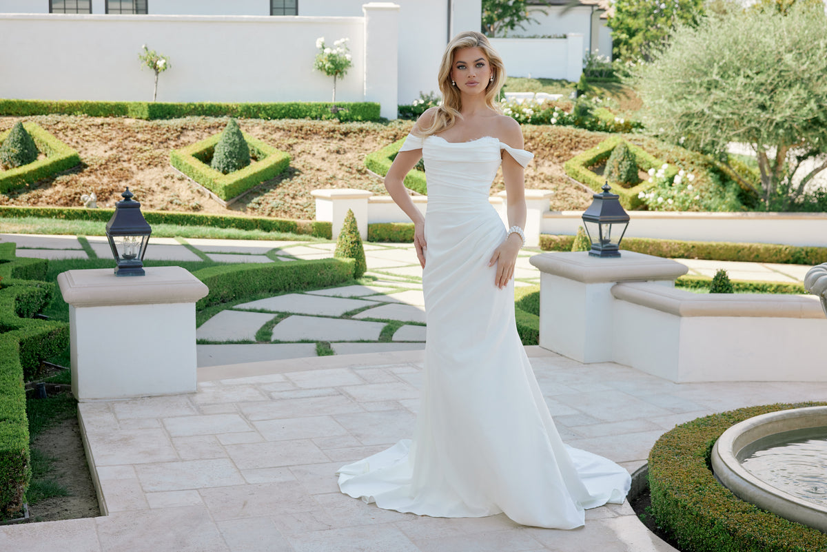 Florentina wedding dress in Ivory