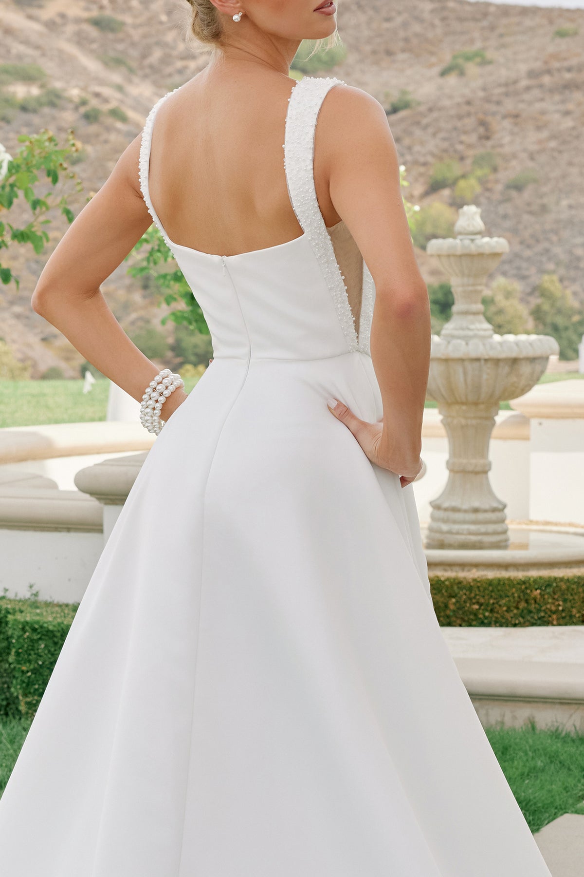 Giovanna wedding dress in Diamond White