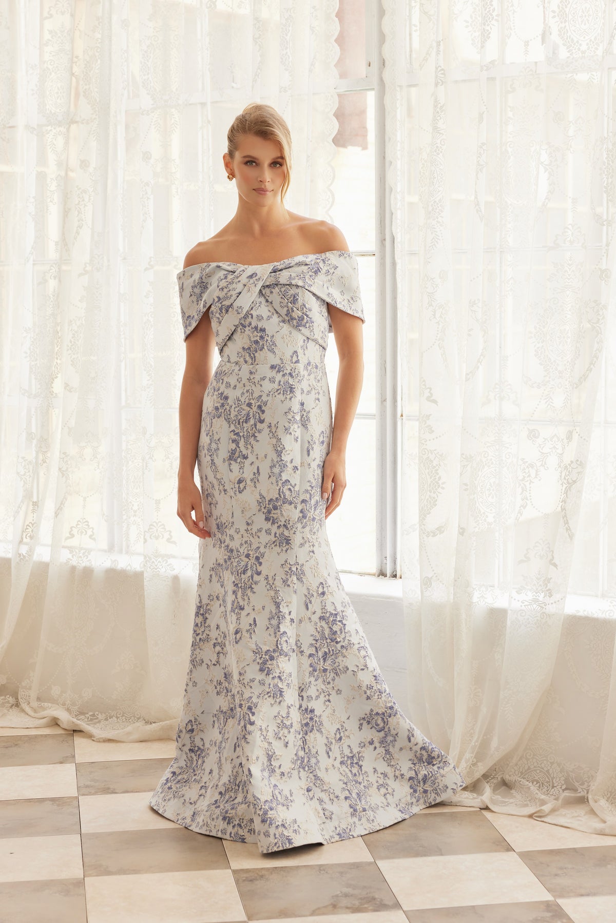 Ismeria evening dress in Blue