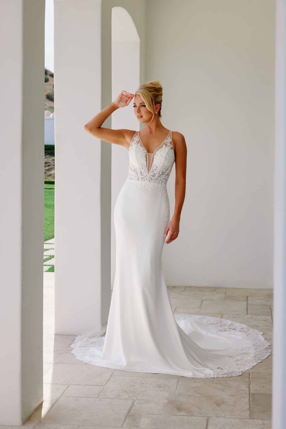 Leonora wedding dress in Diamond White