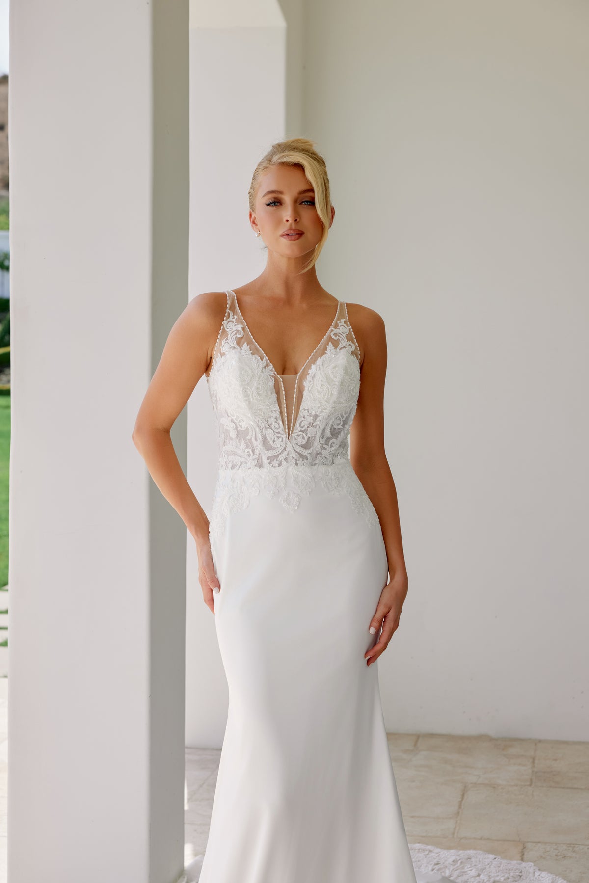 Leonora wedding dress in Diamond White