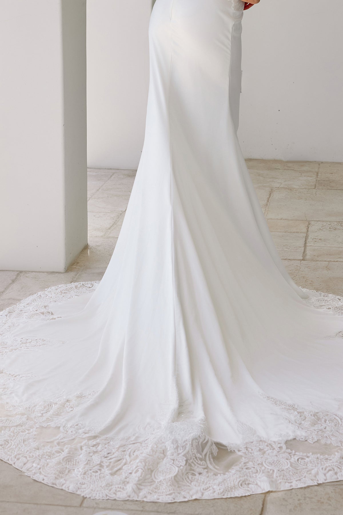 Leonora wedding dress in Diamond White