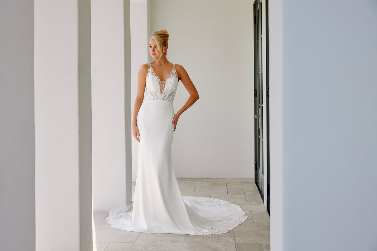 Leonora wedding dress in Diamond White