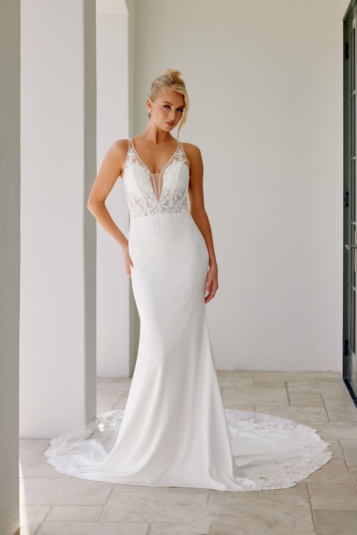 Leonora wedding dress in Diamond White
