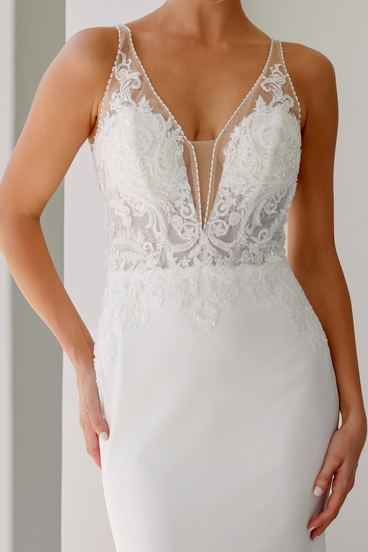 Leonora wedding dress in Diamond White