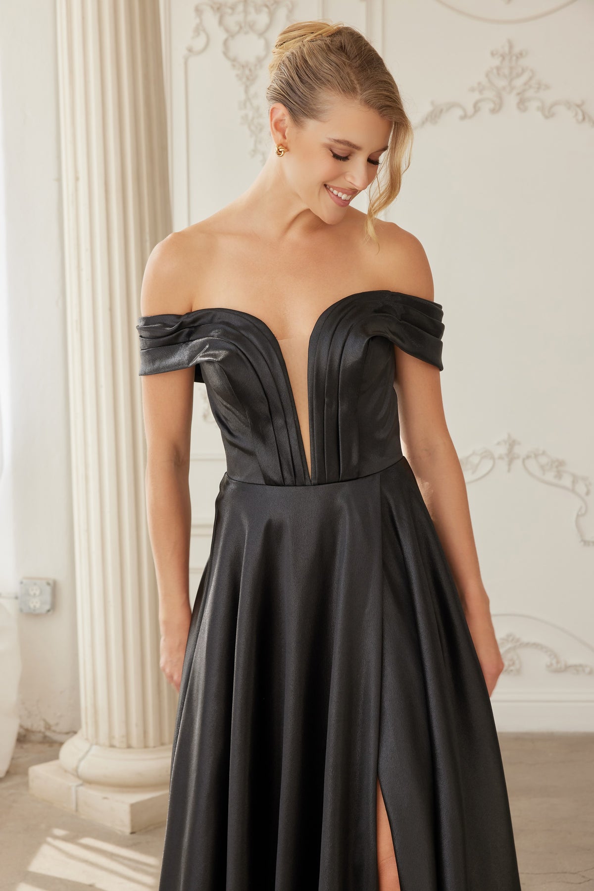 Mirella evening dress in Black