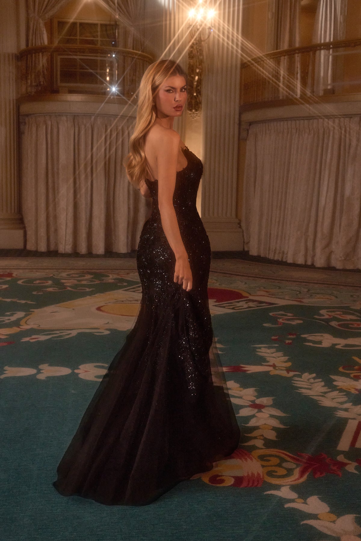 Morrison in Black — view 14