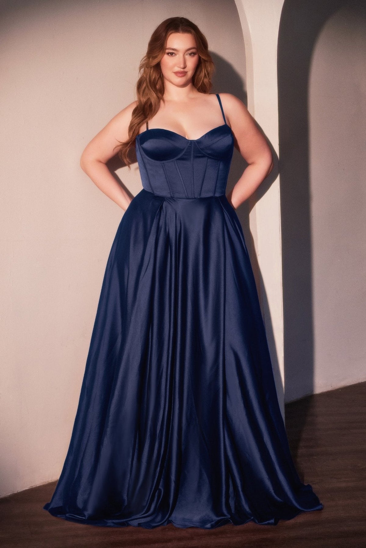 Musa Curve dress in Navy