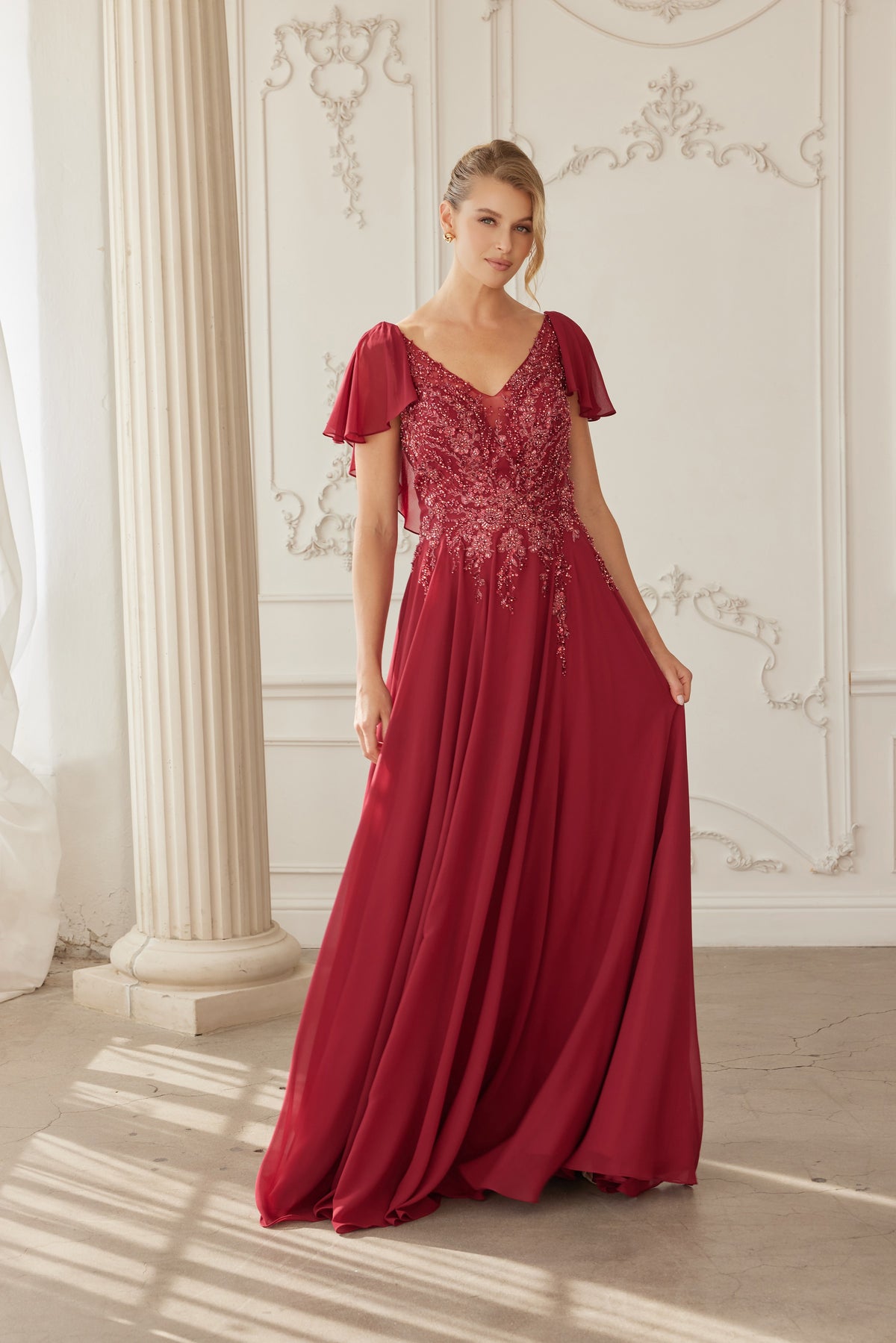 Noeline evening dress in Burgundy