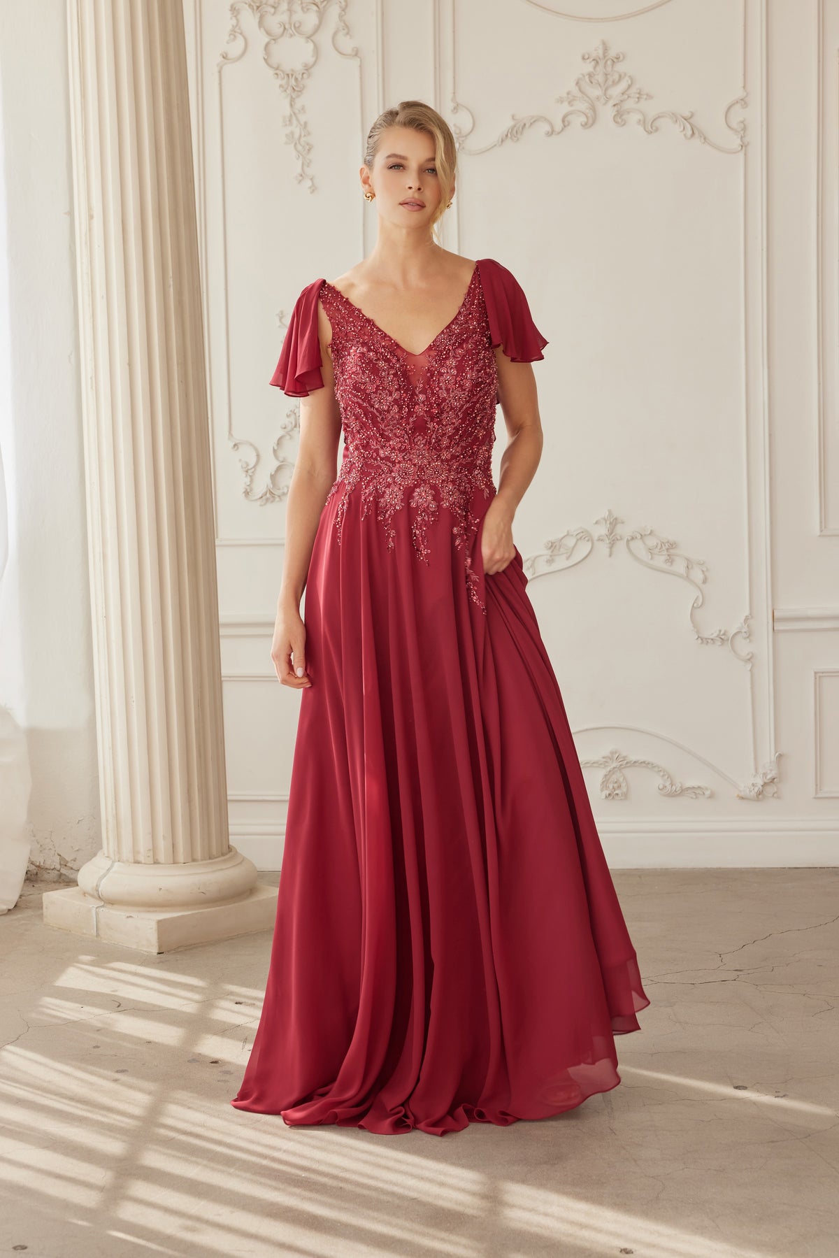 Noeline evening dress in Burgundy