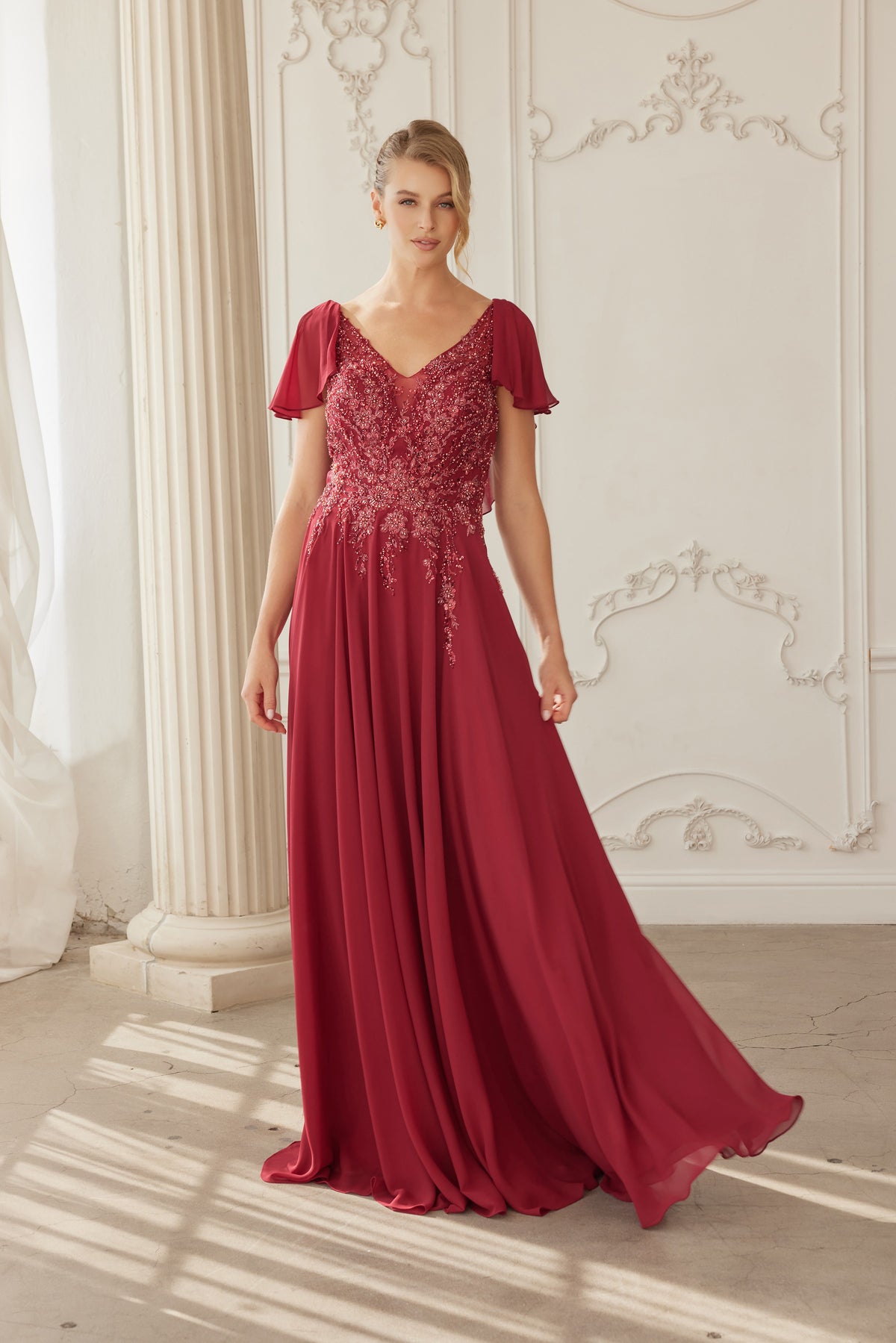 Noeline evening dress in Burgundy