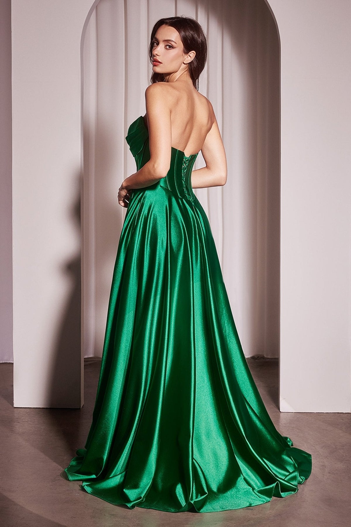 Oda dress in Emerald