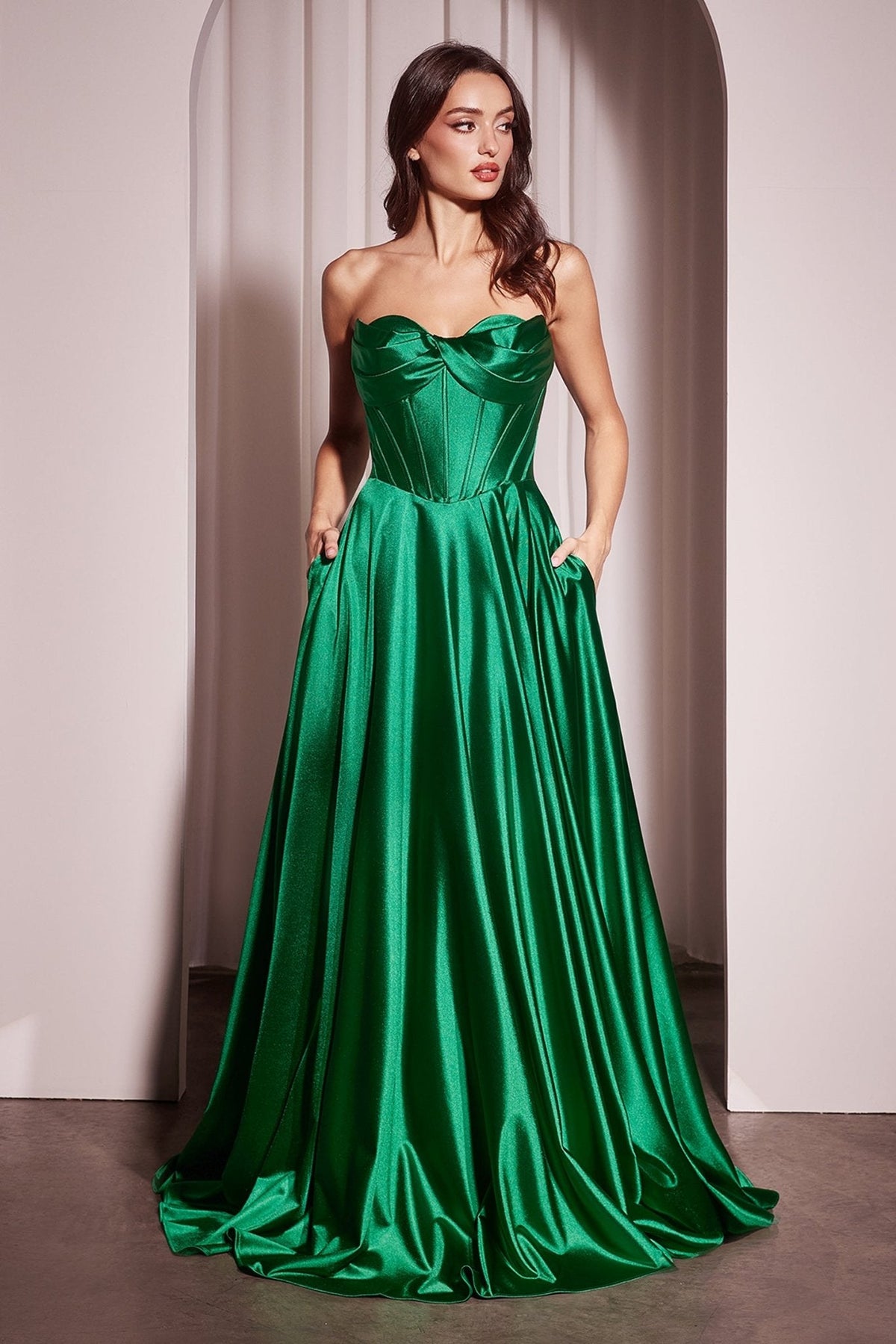 Oda dress in Emerald